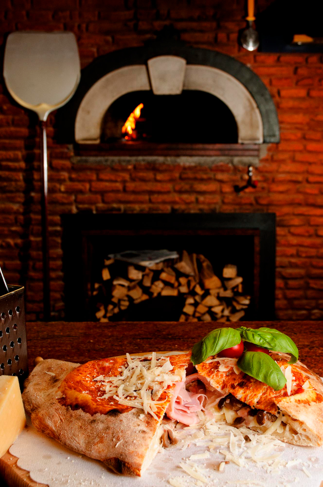 Pizza artesanal en horno